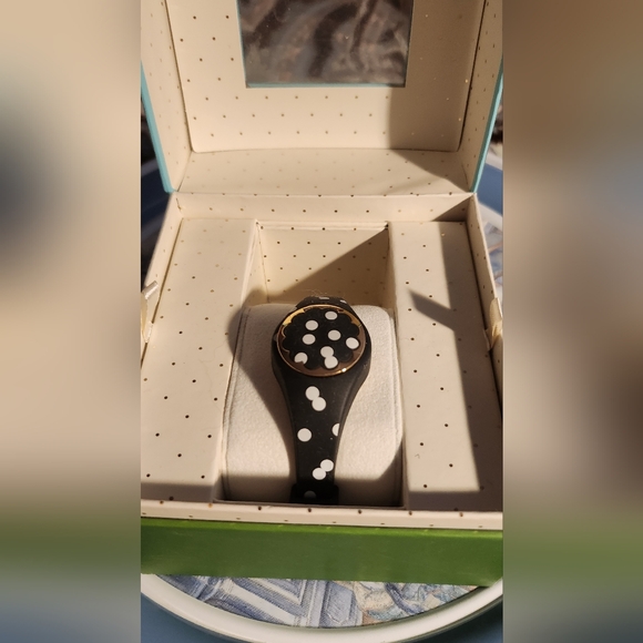 The Kate Spade NWB $125 Fitness Activity Tracker in Black and White Polka Dot - Picture 1 of 5